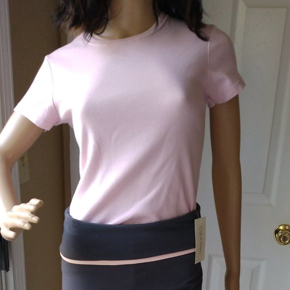 Zara light pink T-shirt. Has a small spot on back left near hem. Size L. - Picture 2 of 11